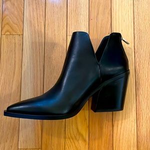 Vince Camuto 10.5 Black Gigietta Booties